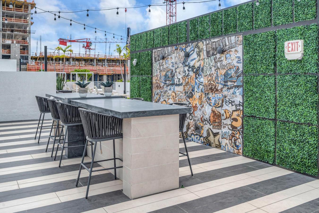 Charming Apt In The Heart Of Downtown With Free Parking Miami Exterior photo